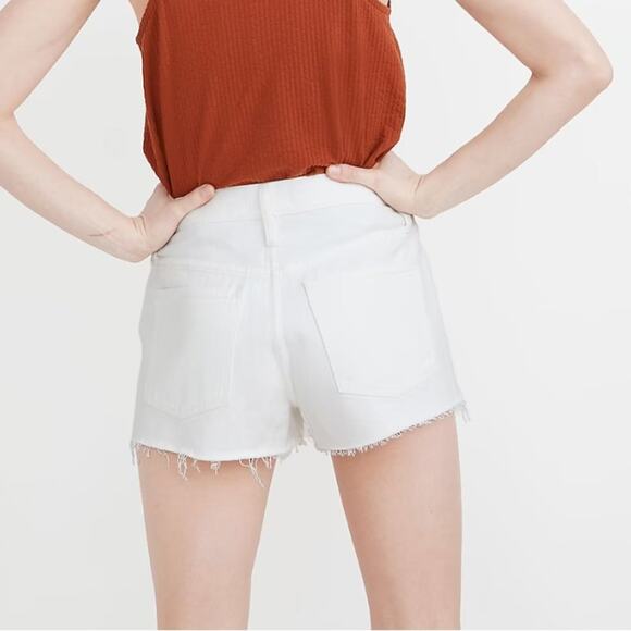 Madewell Relaxed Denim Shorts in Tile White - Picture 3 of 10